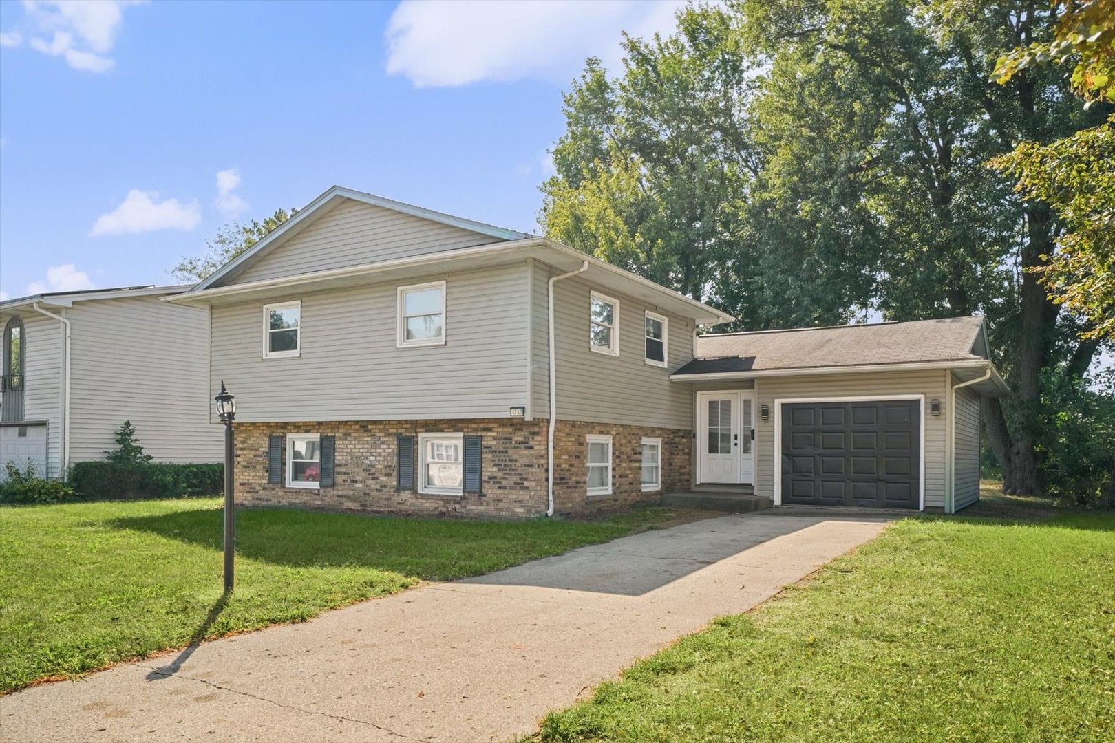 1747 E Barrington Avenue