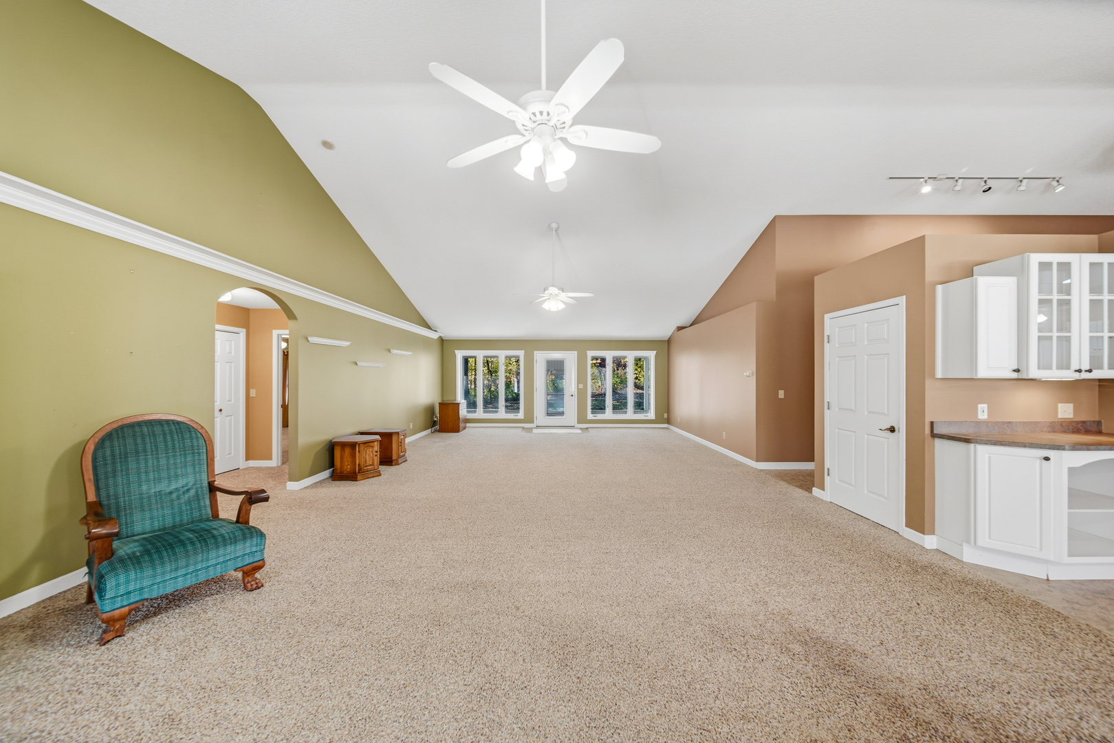 15207 Henry Road