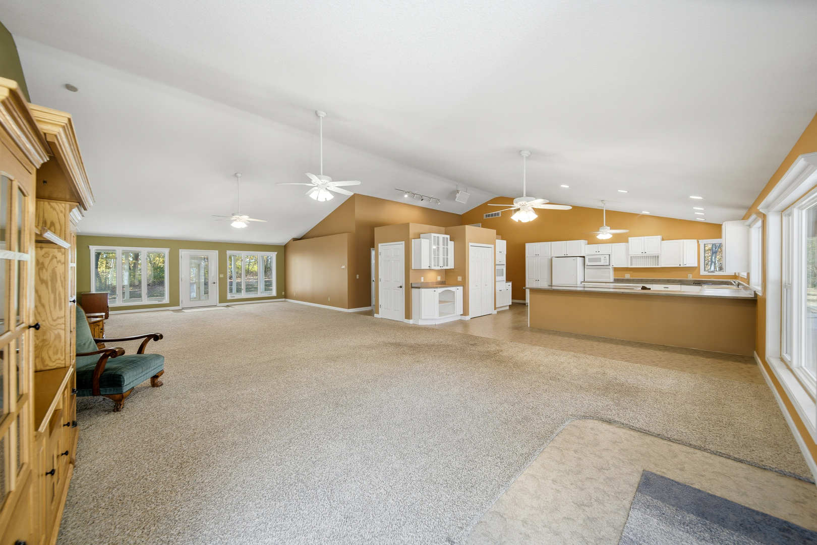 15207 Henry Road