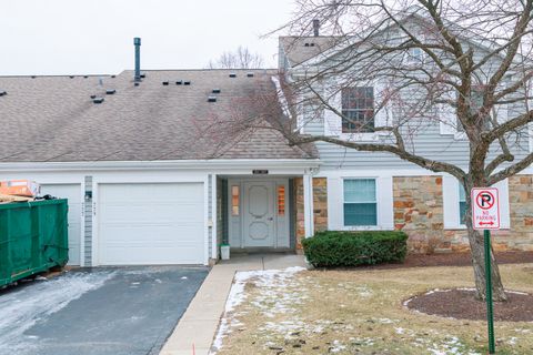 Tiny photo for 225 Thornapple Court #225, Buffalo Grove, IL 60089 (MLS # 12536889)