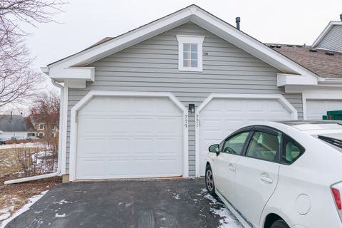 Photo of 225 Thornapple Court #225, Buffalo Grove, IL 60089 (MLS # 12536889)