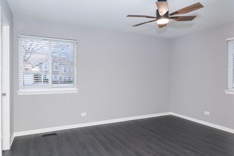 Tiny photo for 225 Thornapple Court #225, Buffalo Grove, IL 60089 (MLS # 12536889)