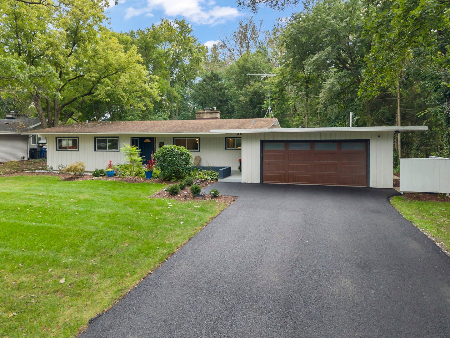 60 Golden Larch Court