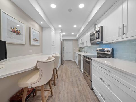 Tiny photo for 1671 Mission Hills Road #210, Northbrook, IL 60062 (MLS # 12486898)