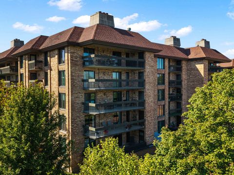 Tiny photo for 1671 Mission Hills Road #210, Northbrook, IL 60062 (MLS # 12486898)