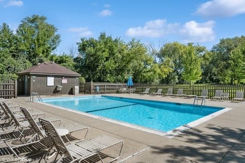 Tiny photo for 1671 Mission Hills Road #210, Northbrook, IL 60062 (MLS # 12486898)