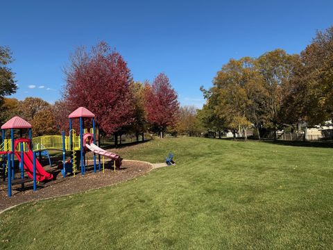 Tiny photo for 911 E Villa Drive, Des Plaines, IL 60016 (MLS # 12513592)