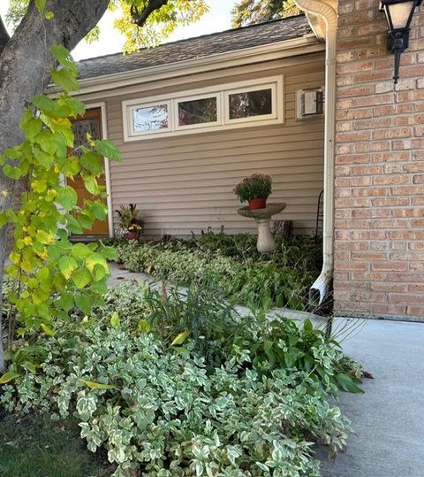 Tiny photo for 911 E Villa Drive, Des Plaines, IL 60016 (MLS # 12513592)
