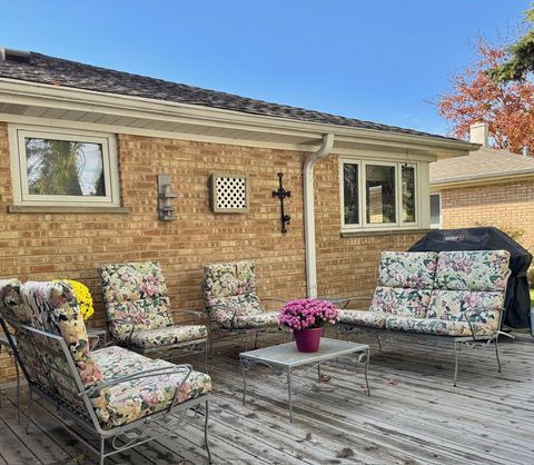 Tiny photo for 911 E Villa Drive, Des Plaines, IL 60016 (MLS # 12513592)