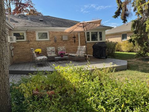 Tiny photo for 911 E Villa Drive, Des Plaines, IL 60016 (MLS # 12513592)