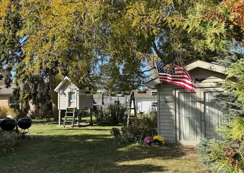 Tiny photo for 911 E Villa Drive, Des Plaines, IL 60016 (MLS # 12513592)