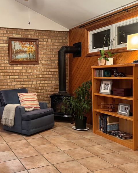 Tiny photo for 911 E Villa Drive, Des Plaines, IL 60016 (MLS # 12513592)