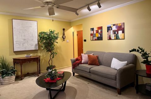 Tiny photo for 911 E Villa Drive, Des Plaines, IL 60016 (MLS # 12513592)