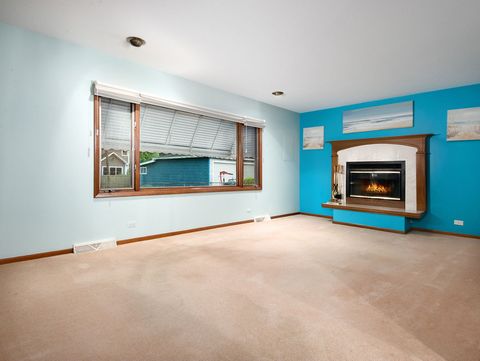 Tiny photo for 308 N William Street, Mount Prospect, IL 60056 (MLS # 12633117)