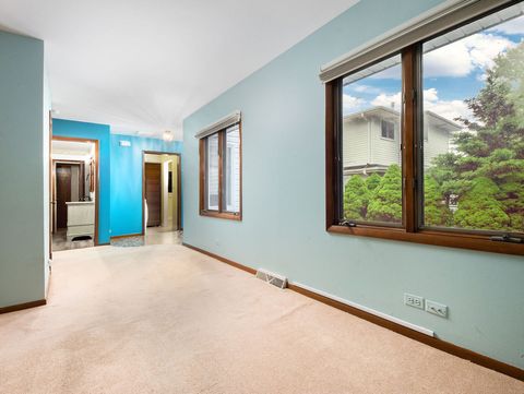 Tiny photo for 308 N William Street, Mount Prospect, IL 60056 (MLS # 12633117)
