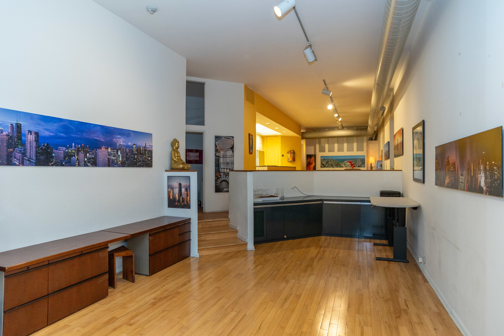 711 N Milwaukee Avenue 2