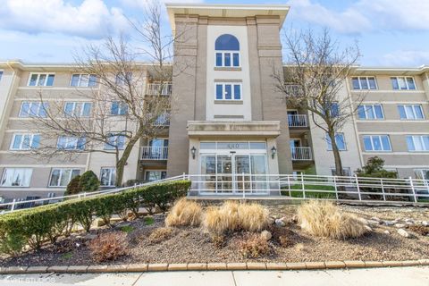 440 E Montrose Avenue 202 Wood Dale IL 60191