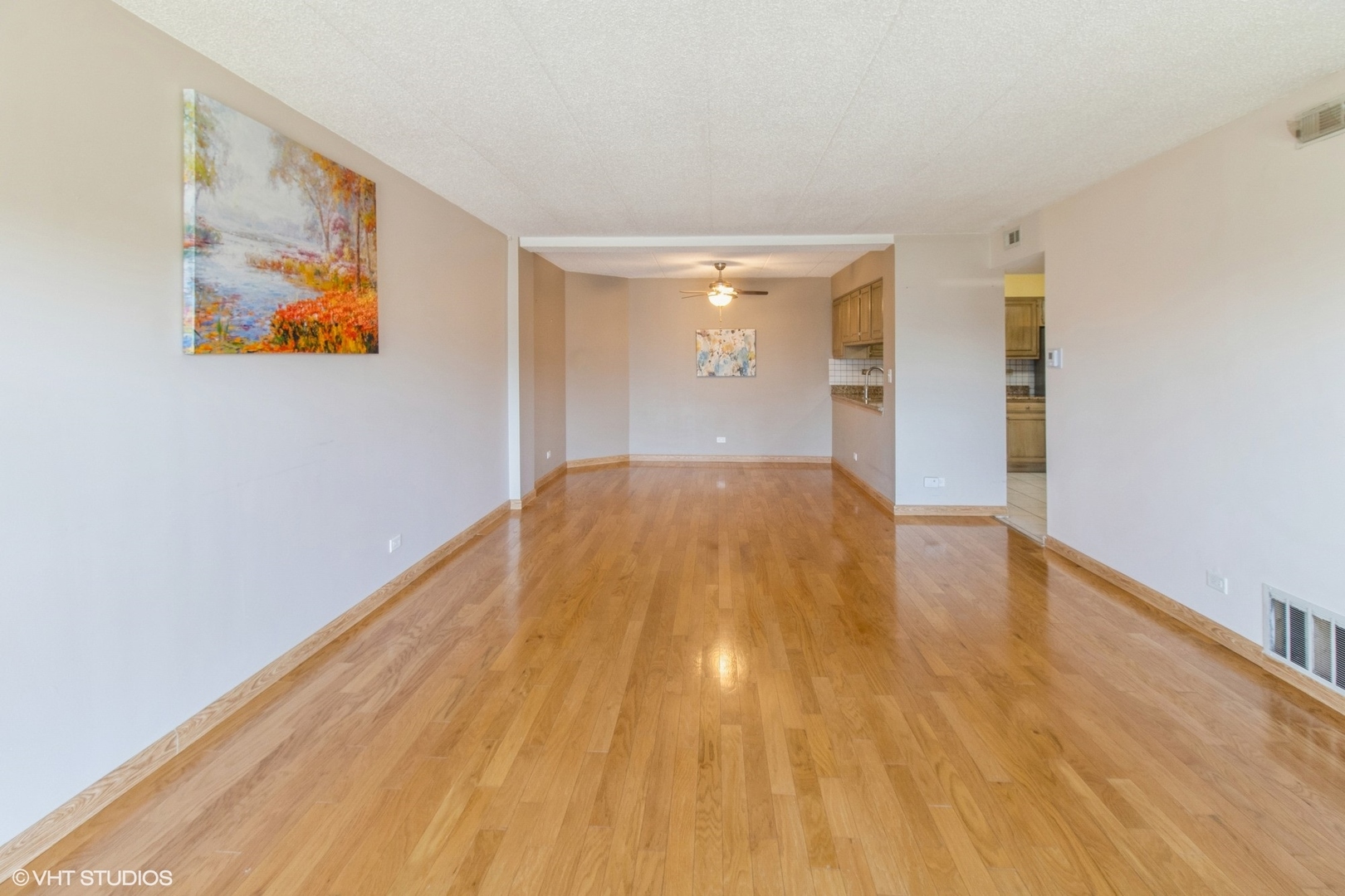 440 E Montrose Avenue 202