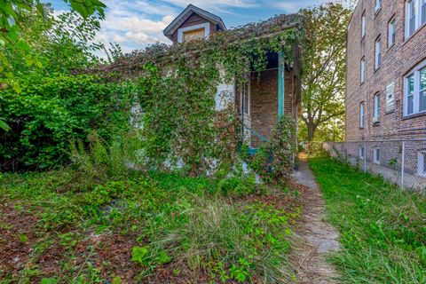 Tiny photo for 7206 S Lafayette Avenue, Chicago, IL 60621 (MLS # 12510917)