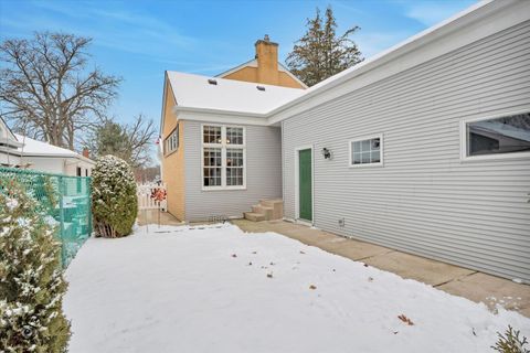 Tiny photo for 2728 W 107th Street, Chicago, IL 60655 (MLS # 12548439)