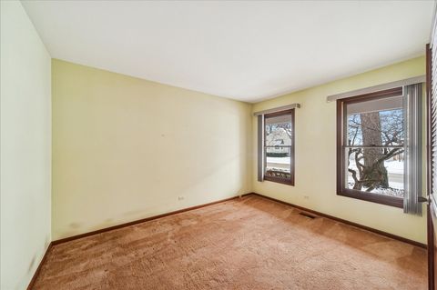 Tiny photo for 216 Country Club Drive, Prospect Heights, IL 60070 (MLS # 12537257)