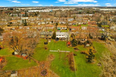 Tiny photo for 1045 Browning Lane, Lake Zurich, IL 60047 (MLS # 12570863)