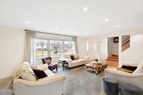 Tiny photo for 1045 Browning Lane, Lake Zurich, IL 60047 (MLS # 12570863)