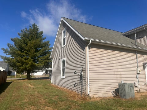 Tiny photo for 310 E Beacon Court, Mt Vernon, IL 62864 (MLS # 12757950)