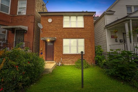 Tiny photo for 1051 N Parkside Avenue, Chicago, IL 60651 (MLS # 12484784)
