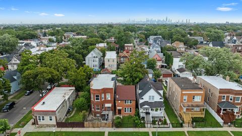 Tiny photo for 1051 N Parkside Avenue, Chicago, IL 60651 (MLS # 12484784)