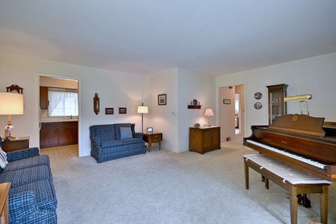 Tiny photo for 1308 Margret Street, Des Plaines, IL 60018 (MLS # 12751268)