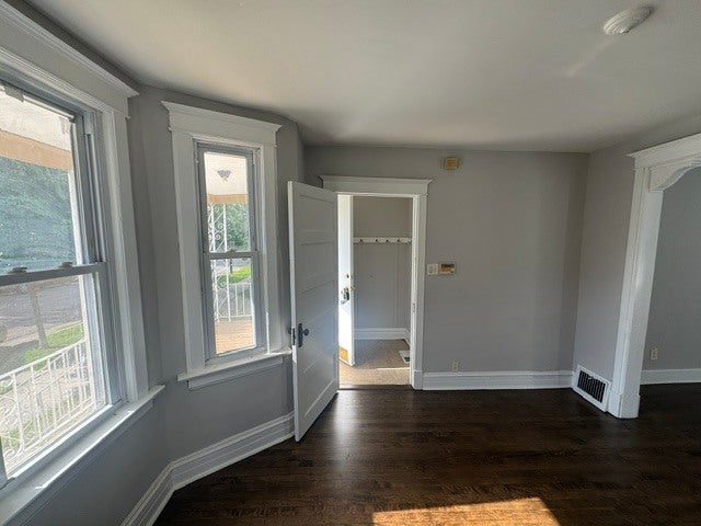 2316 S 59th Court