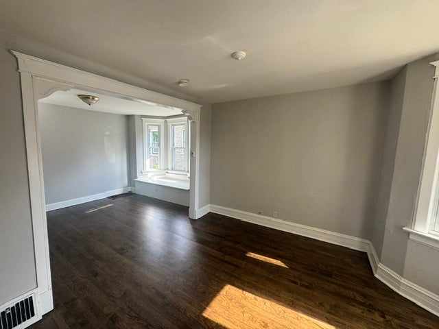 2316 S 59th Court
