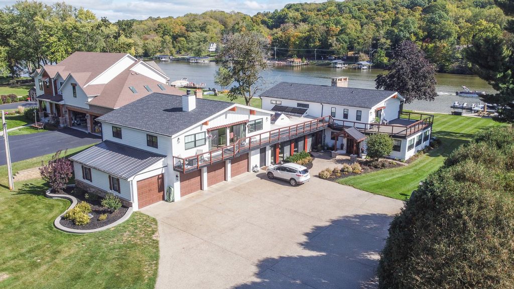 Photo for 1649 Heather Drive, Algonquin, IL 60102 (MLS # 12495506)