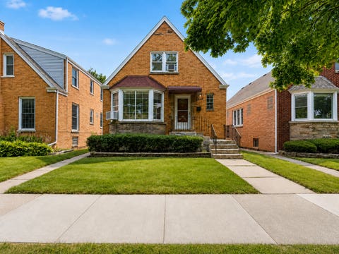 Photo of 5937 N Medina Avenue, Chicago, IL 60646 (MLS # 12721186)