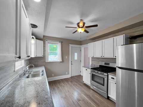 Tiny photo for 703 W Cottonwood Street, Freeport, IL 61032 (MLS # 12459289)