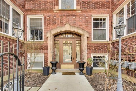 Tiny photo for 1435 W Rosemont Avenue #3E, Chicago, IL 60660 (MLS # 12608000)