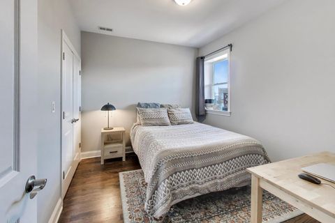 Tiny photo for 1435 W Rosemont Avenue #3E, Chicago, IL 60660 (MLS # 12608000)