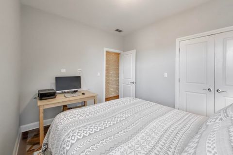 Tiny photo for 1435 W Rosemont Avenue #3E, Chicago, IL 60660 (MLS # 12608000)