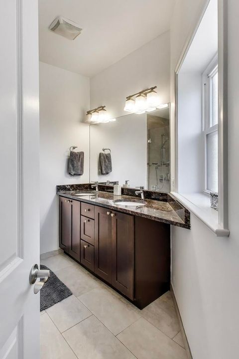 Tiny photo for 1435 W Rosemont Avenue #3E, Chicago, IL 60660 (MLS # 12608000)