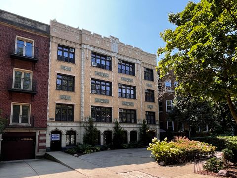 1127 W Farwell Avenue 104 Chicago IL 60626