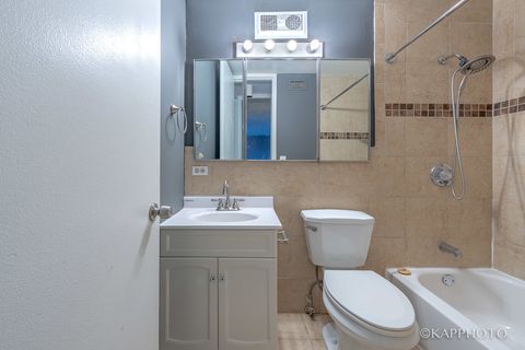 Tiny photo for 720 W Gordon Terrace #3N, Chicago, IL 60613 (MLS # 12485274)