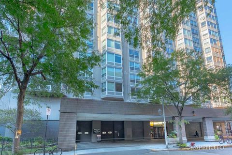 Tiny photo for 720 W Gordon Terrace #3N, Chicago, IL 60613 (MLS # 12485274)