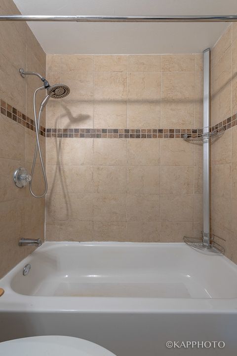 Tiny photo for 720 W Gordon Terrace #3N, Chicago, IL 60613 (MLS # 12485274)