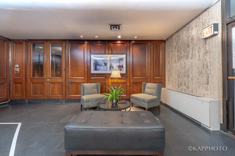 Tiny photo for 720 W Gordon Terrace #3N, Chicago, IL 60613 (MLS # 12485274)