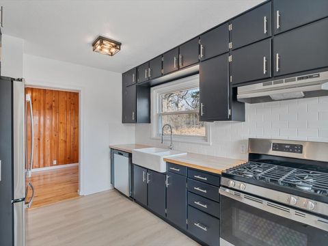 Tiny photo for 3525 Fair Avenue, Davenport, IA 52806 (MLS # 12583249)