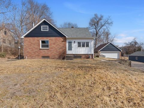 Photo of 3525 Fair Avenue, Davenport, IA 52806 (MLS # 12583249)