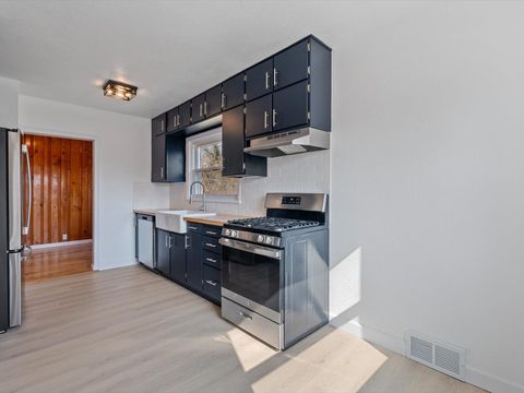 Tiny photo for 3525 Fair Avenue, Davenport, IA 52806 (MLS # 12583249)