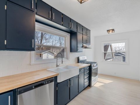 Tiny photo for 3525 Fair Avenue, Davenport, IA 52806 (MLS # 12583249)