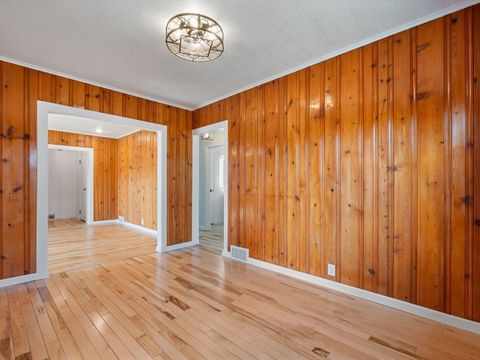 Tiny photo for 3525 Fair Avenue, Davenport, IA 52806 (MLS # 12583249)